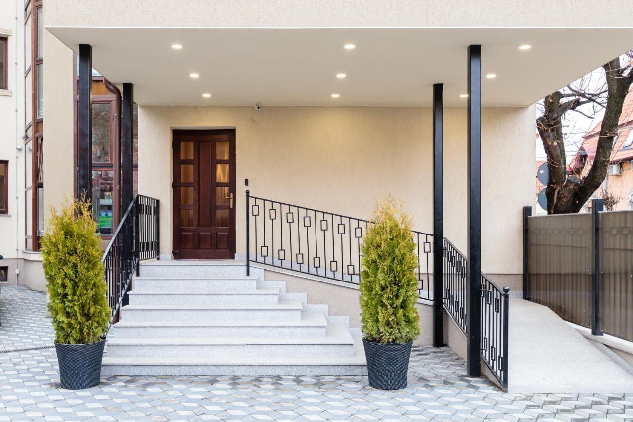 Pensiunea Select Central Targu Mures Exterior photo